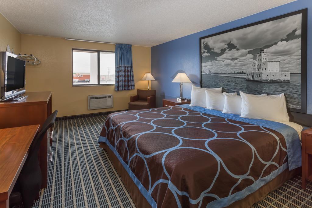 Super 8 by Wyndham Janesville Eksteriør billede